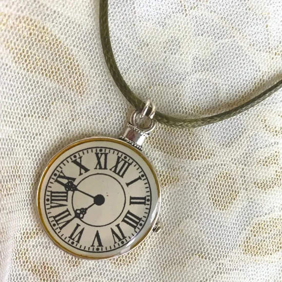Women/Girls Antique Roman Lettering Clock TimePiece Charm Pendant Cord Necklace - Picture 1 of 6